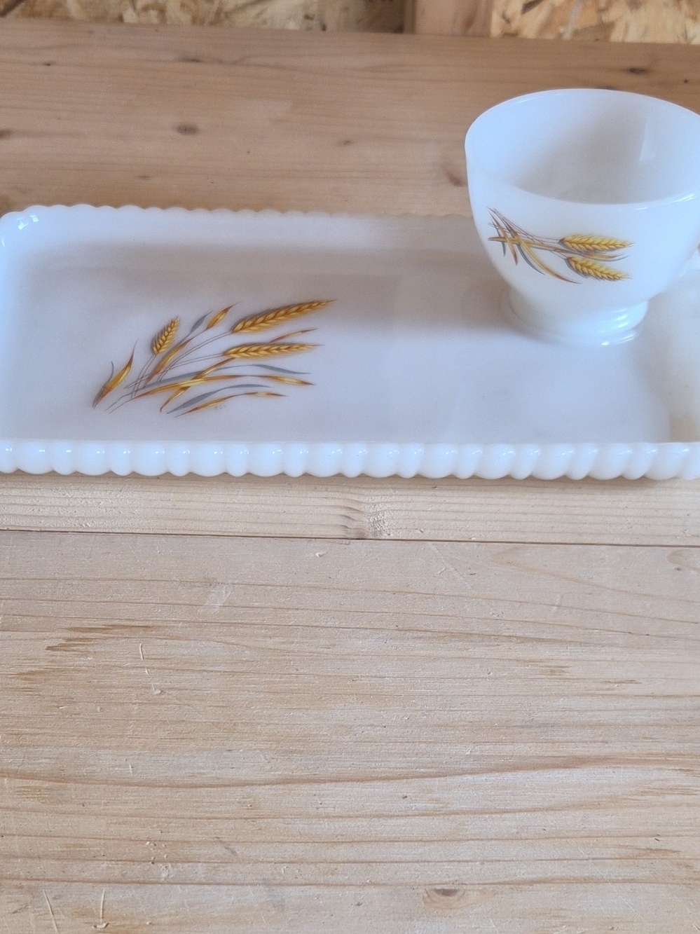 Vintage 1950s Anchor Hocking Wheat milk glass snack set 2pc